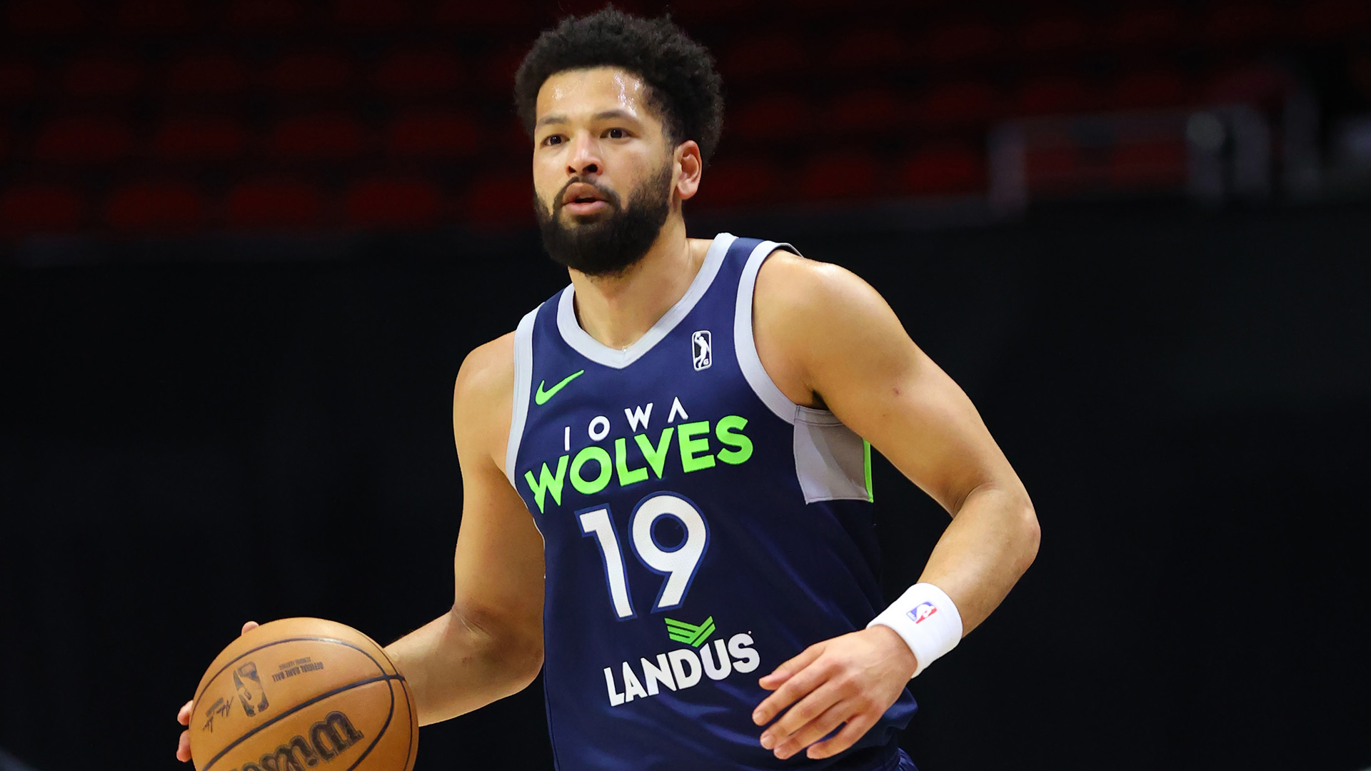 Phoenix import earns early champion comparisons