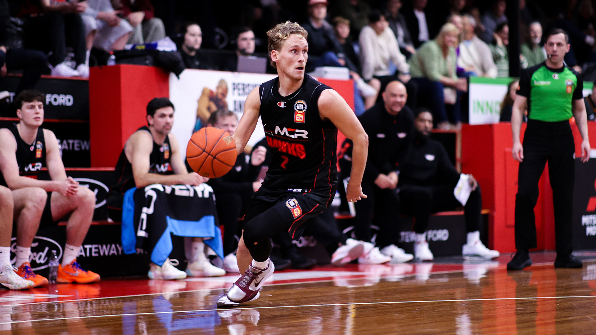 Harvey fires Hawks to big first up win