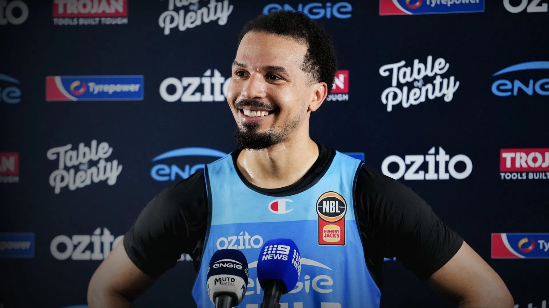 WATCH: Cole Anthony's first press conference in Australia