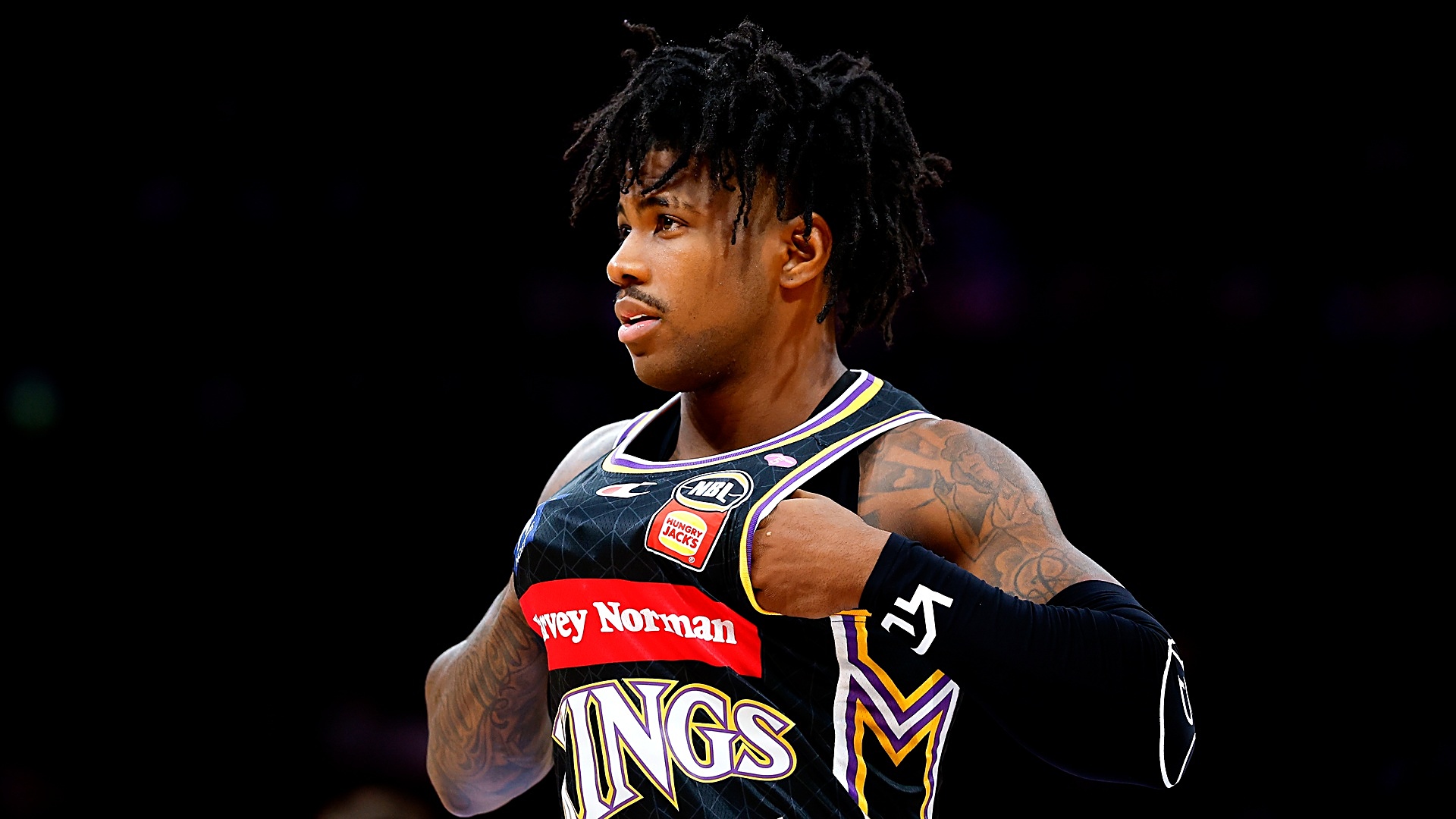 Davis delayed: Passport issue clouds superstar's arrival