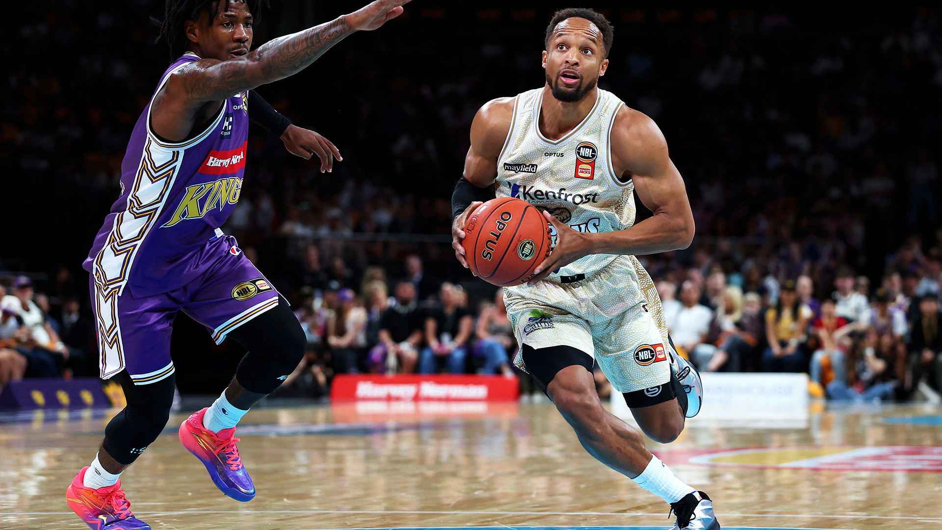 Experts clash over what's wrong with Taipans' offence