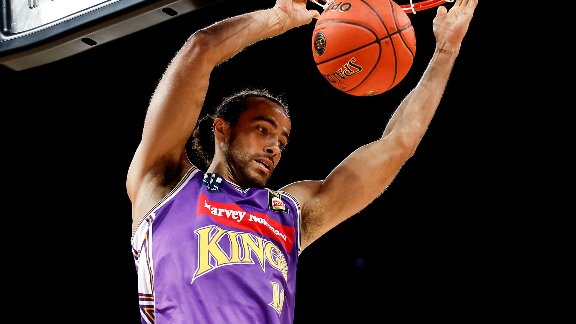 Kings hammer hapless Hawks