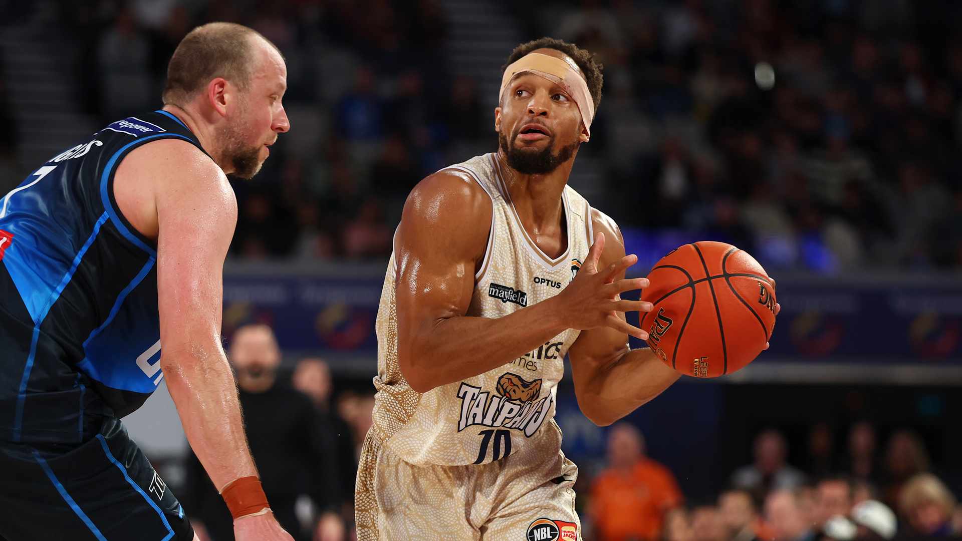 Taipans prevail on massive fourth quarter