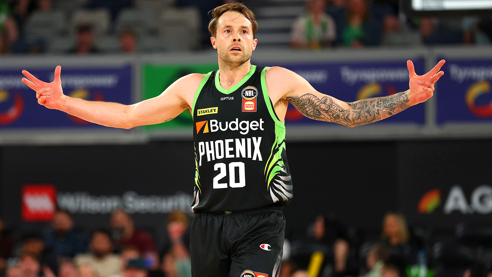 Phoenix dominate Snakes in strong response