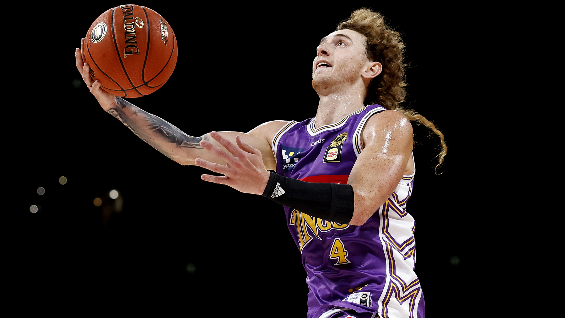 Kings hit back over shorthanded Wildcats