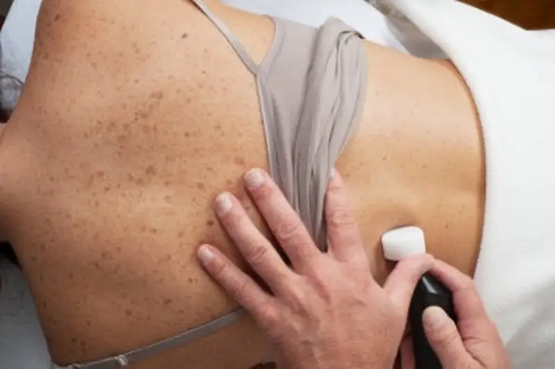 Matrix Rhythmus Therapie angewendet am Rücken in Krumpendorf am Wörthersee