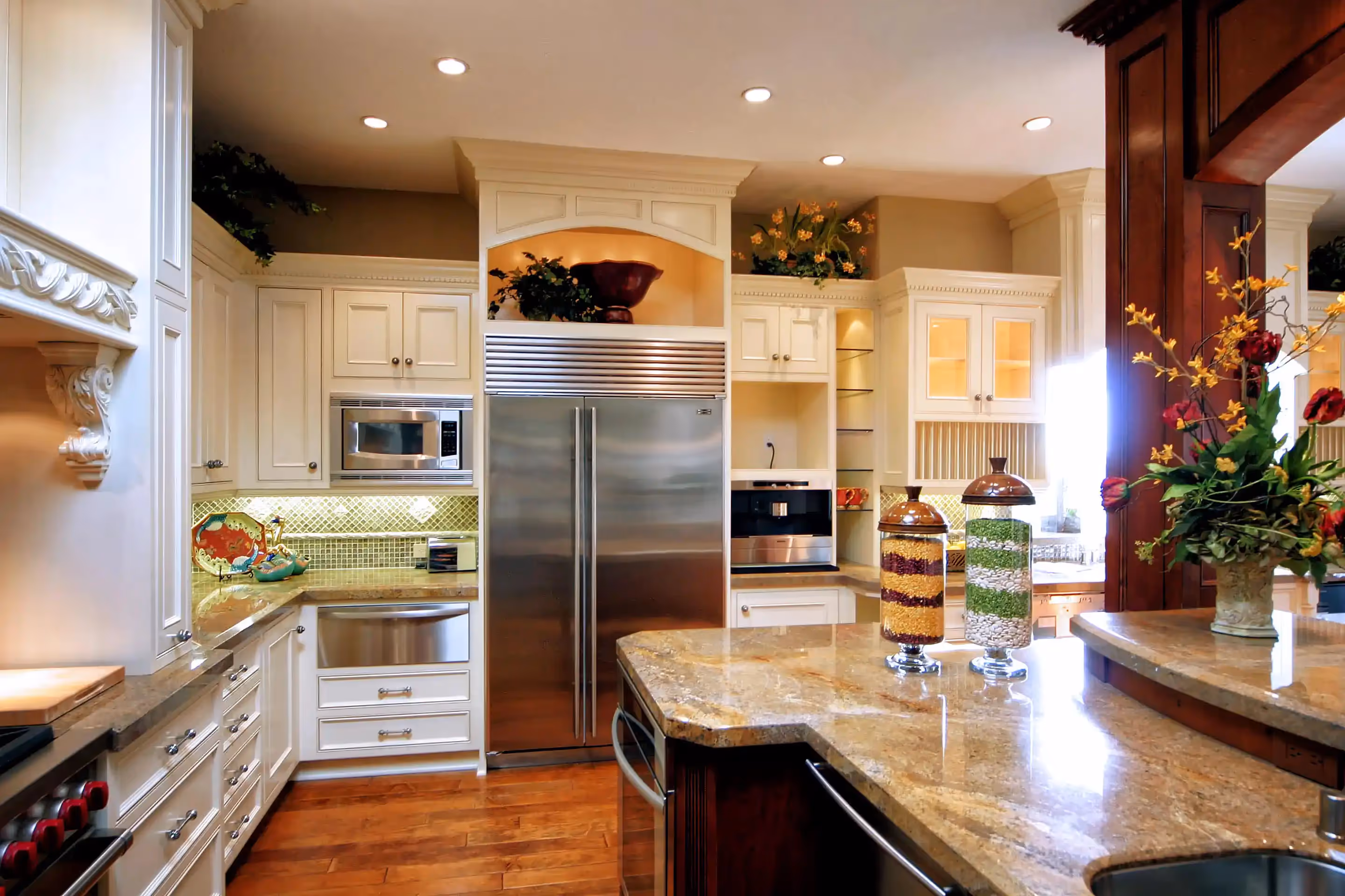 Cabinet refinishing. White Oak Painting, Burlington, Iowa. Call ‭(319) 850-9137‬
