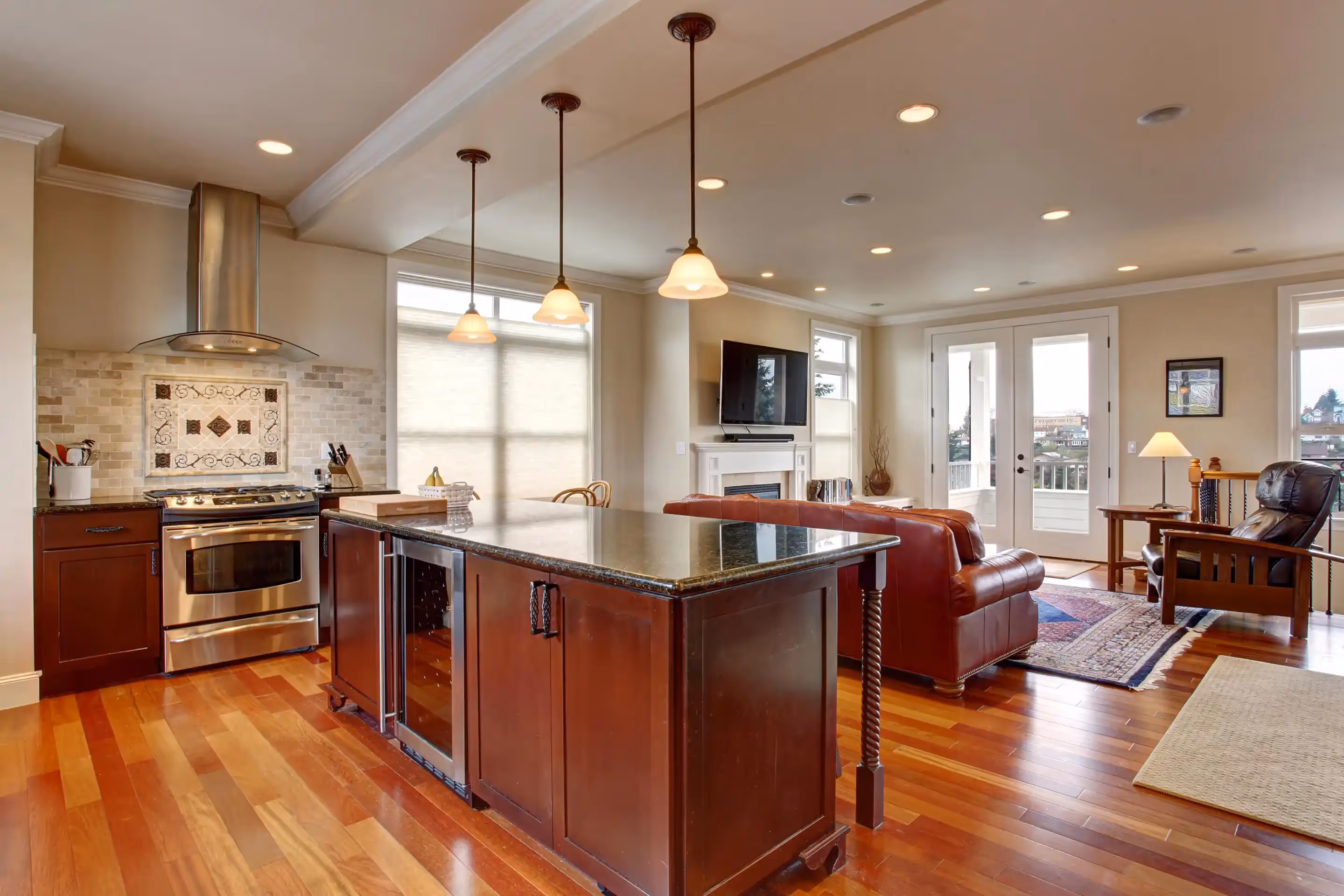 Cabinet refinishing. White Oak Painting, Burlington, Iowa. Call ‭(319) 850-9137‬