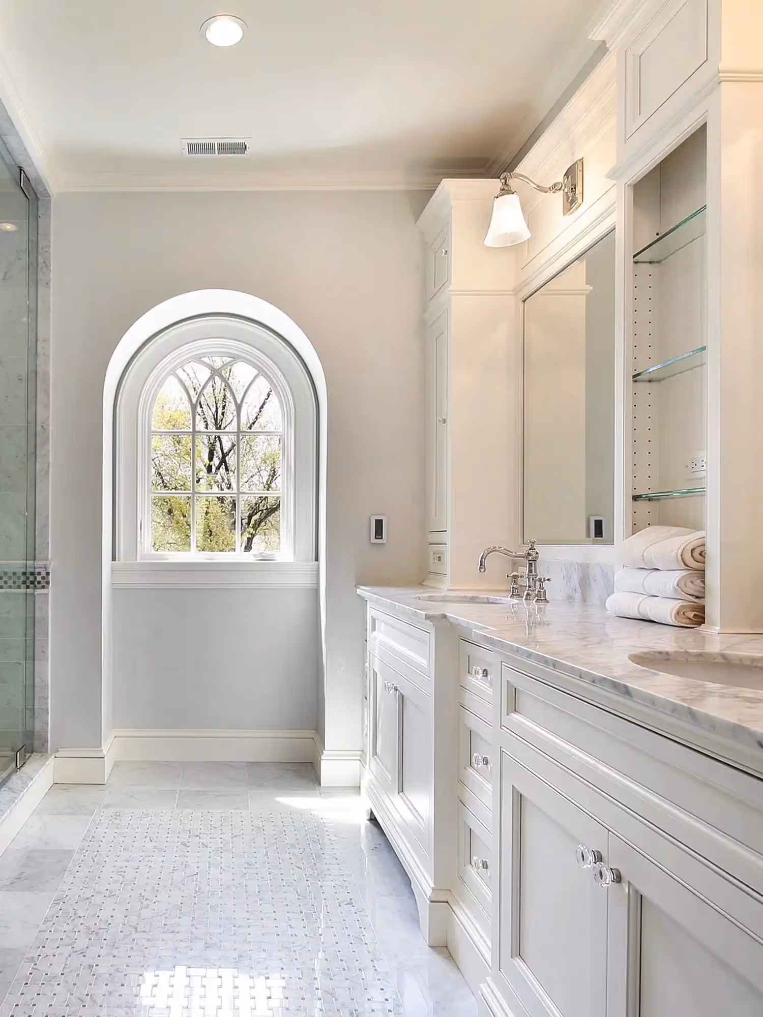 Cabinet refinishing. White Oak Painting, Burlington, Iowa. Call ‭(319) 850-9137‬