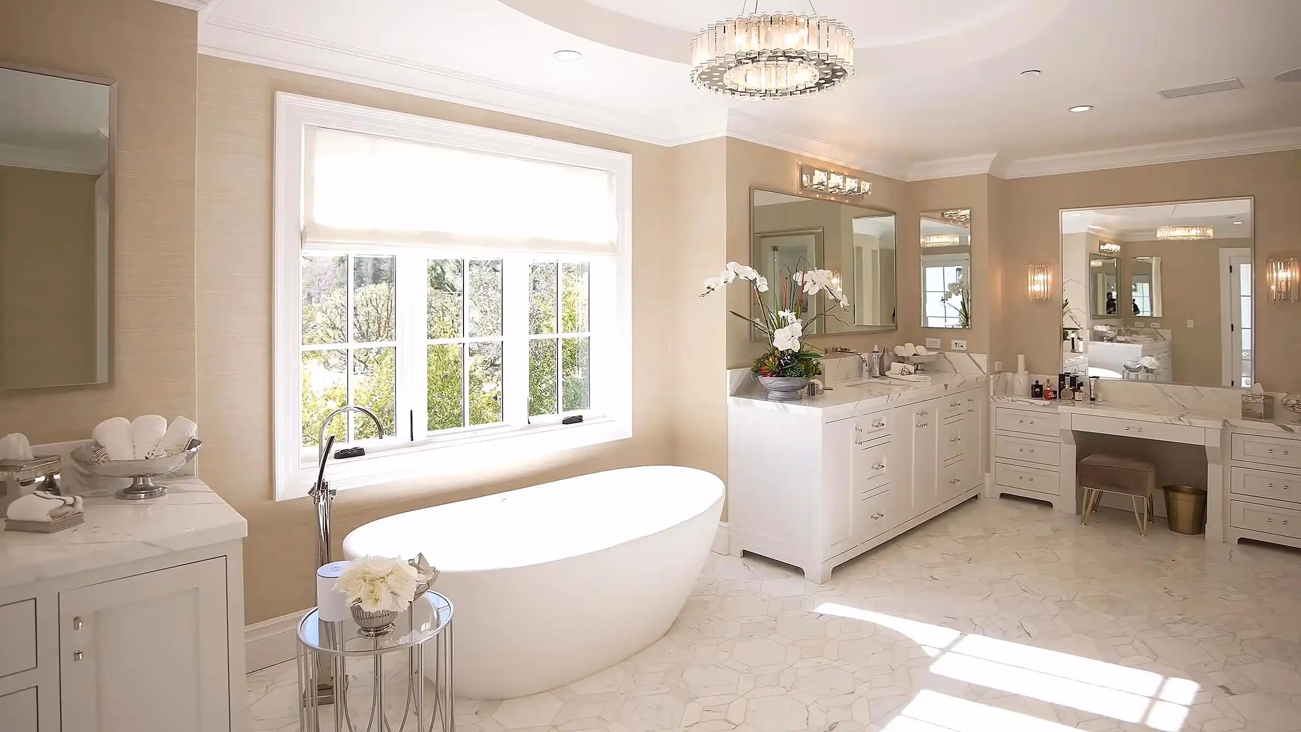 Cabinet refinishing. White Oak Painting, Burlington, Iowa. Call ‭(319) 850-9137‬