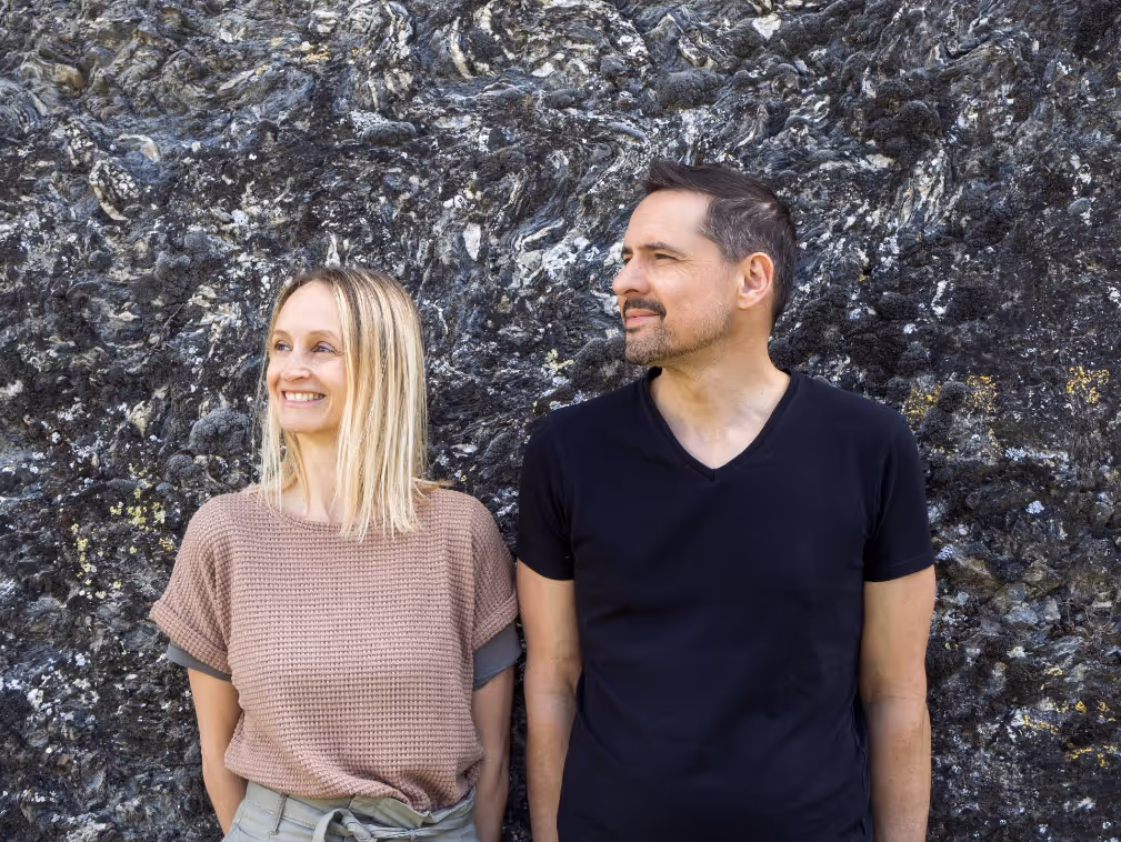 Emilie Vuissoz et Didier Métrailler portrait sur un fond rocheux