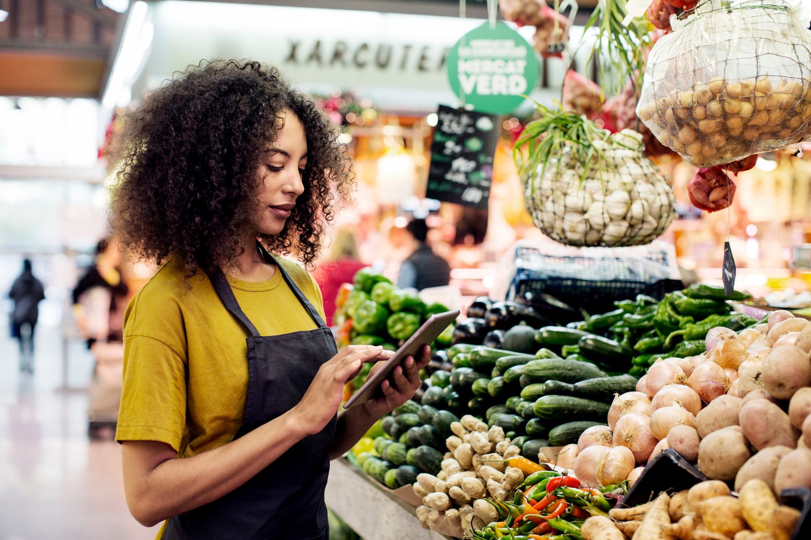 Insights | Navigating multi-branch retail network challenges | NCR Atleos