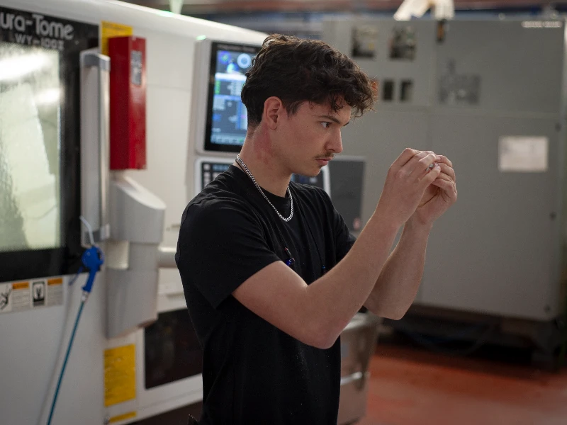 technicien d'usinage pour IDMM