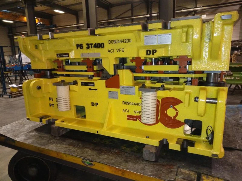 Équipes d'une entreprise de Fabrication de moules et outillages, Mécanique de précision, Atelier d'usinage, Usinage à Saint-Lô, Cherbourg-Octeville, Coutances, Avranches