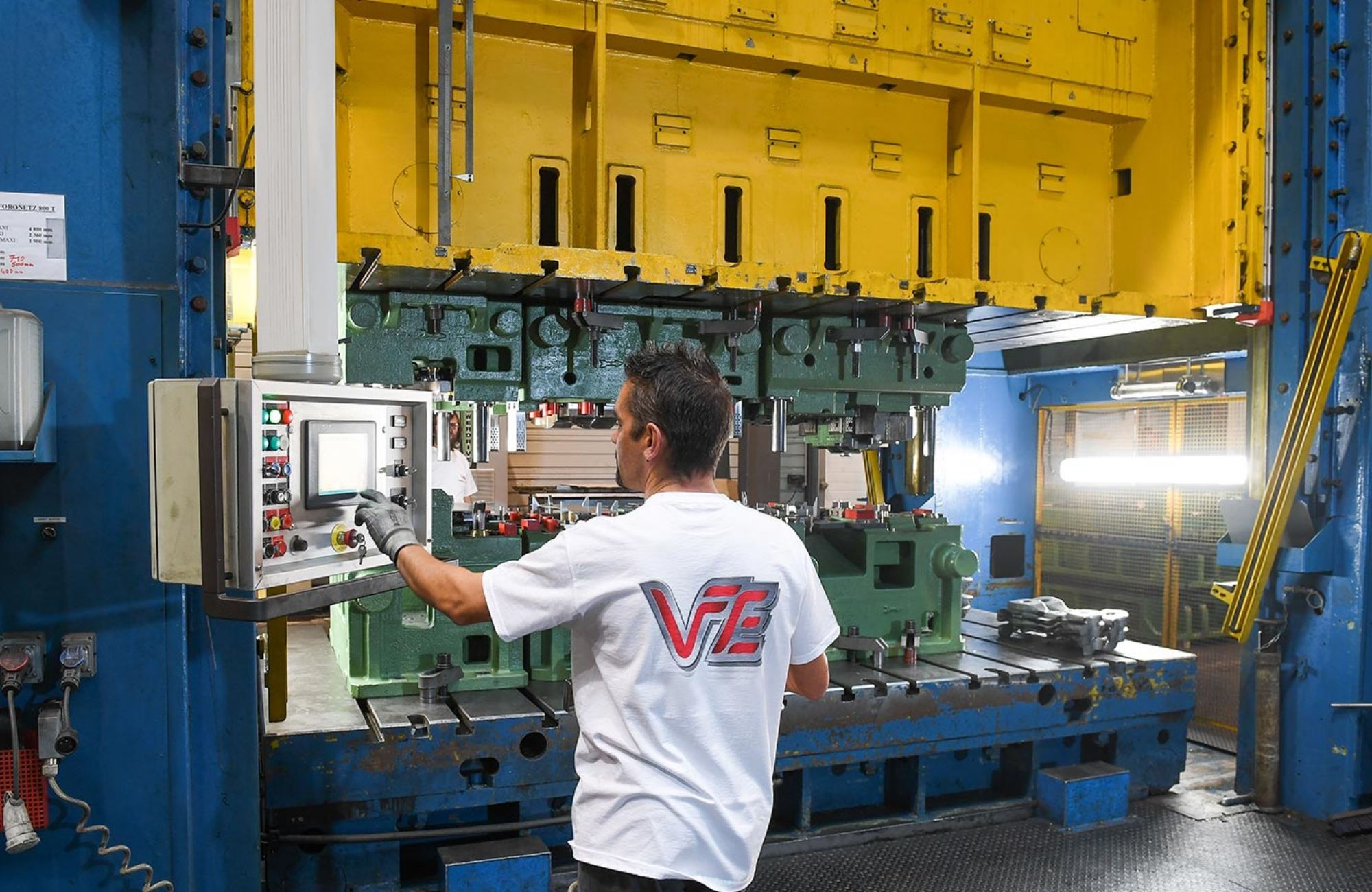 VFE entreprise de Fabrication de moules et outillages, Mécanique de précision, Atelier d'usinage, Usinage Manche