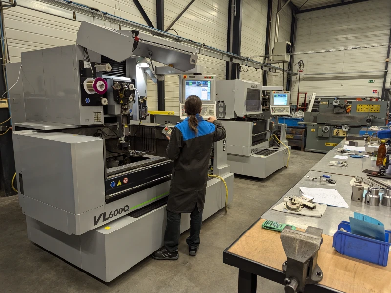 Équipes d'une entreprise de Usinage, Mécanique de précision, Fraisage, Tournage à Besançon, Montbéliard, Pontarlier