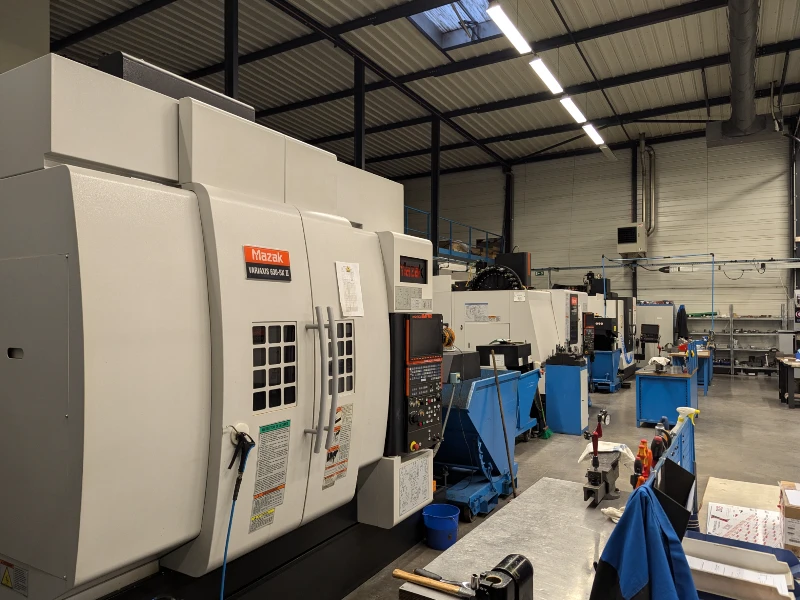 Équipes d'une entreprise de Usinage, Mécanique de précision, Fraisage, Tournage à Besançon, Montbéliard, Pontarlier