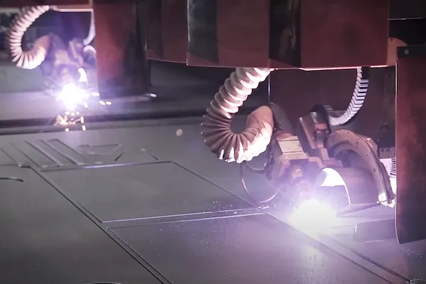 Équipes d'une entreprise de Traitement de surface, Tôlerie, Découpe laser à Besançon, Montbéliard, Pontarlier