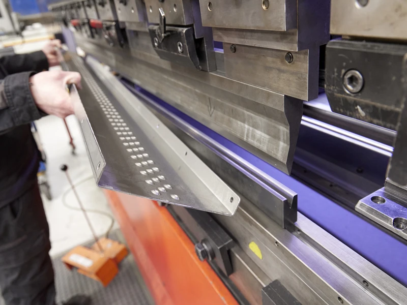 Salariés et locaux de Bouillet Tôlerie Industrielle : Découpe laser, Soudure, Traitement de surface, Tôlerie - Nord