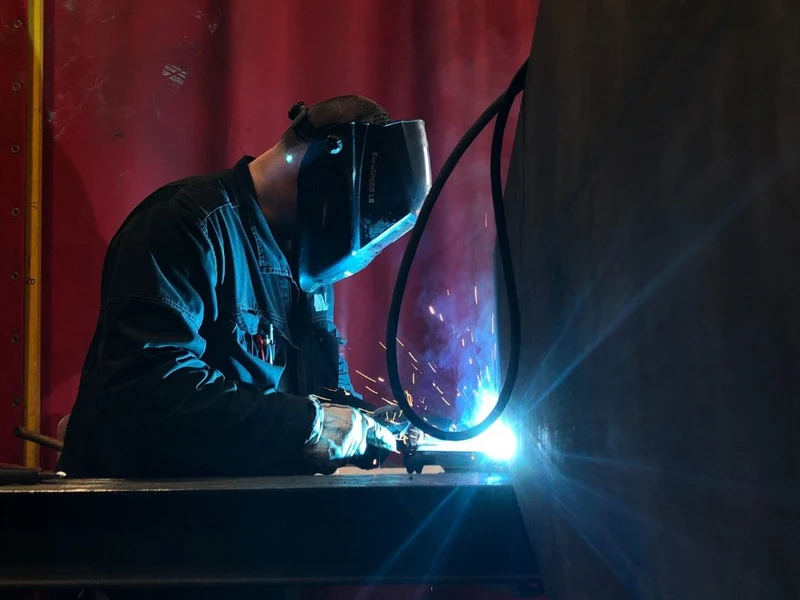 Équipes d'une entreprise de Maintenance industrielle, Fabrication de machines spéciales, Fabrication de machines à Beauvais, Clermont, Compiègne, Senlis