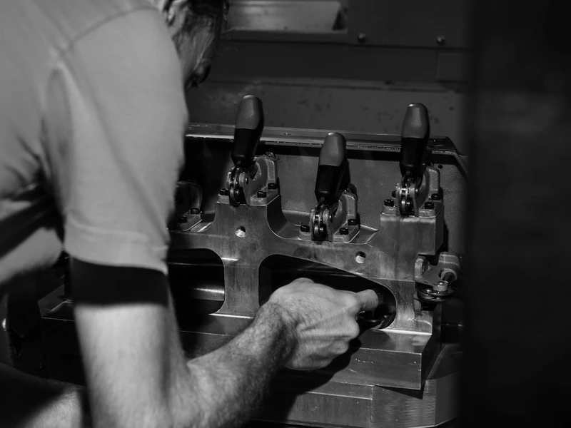 Équipes d'une entreprise de Mécanique de précision, Prototypage, Usinage, Atelier d'usinage à Pau, Bayonne, Oloron-Sainte-Marie