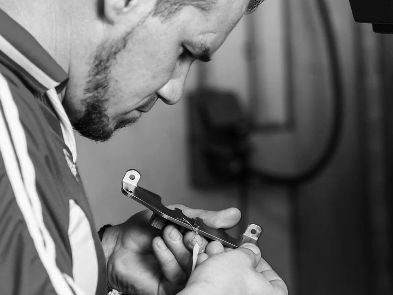 Équipes d'une entreprise de Mécanique de précision, Prototypage, Usinage, Atelier d'usinage à Pau, Bayonne, Oloron-Sainte-Marie