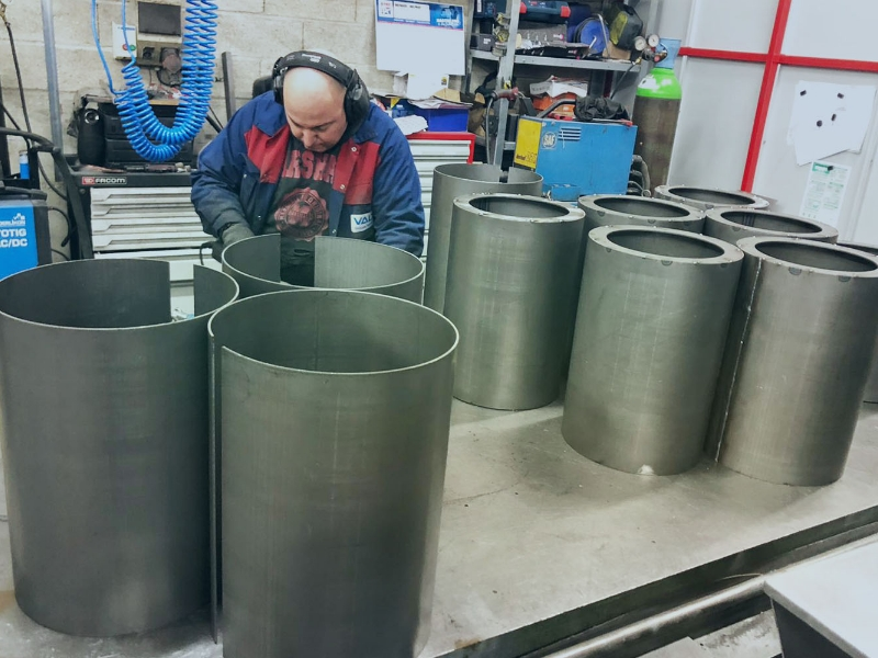 Équipes d'une entreprise de Découpe laser, Tôlerie à Dijon, Beaune, Montbard