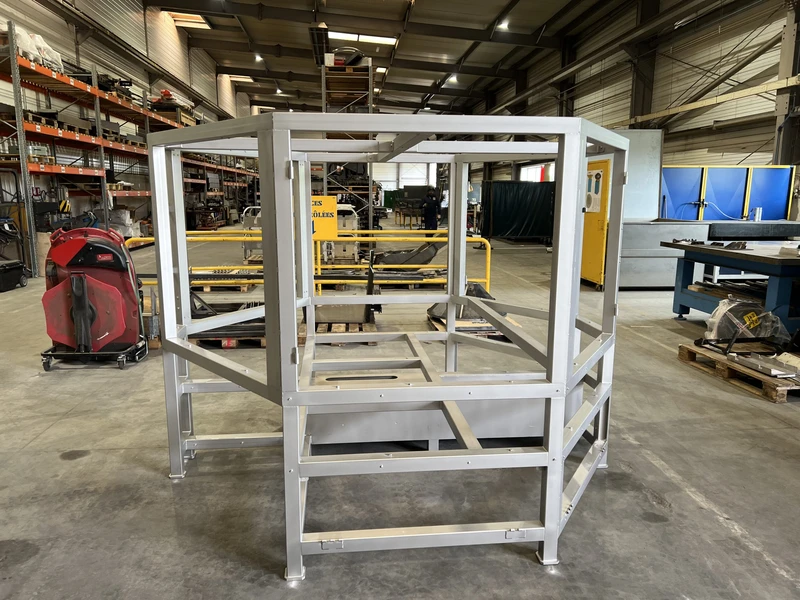 Salariés et locaux de Hubert Frères : Chaudronnerie, Découpe laser, Usinage, Mécanique de précision, Atelier d'usinage - Charente