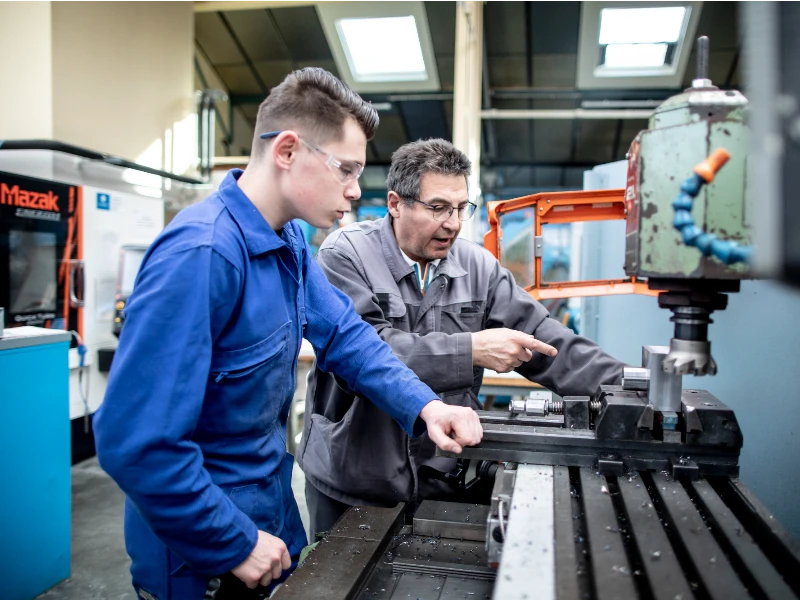 Équipes d'une entreprise de Usinage à 