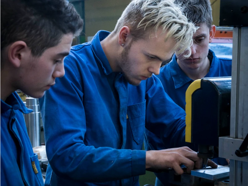 Salariés et locaux de Boost École de production : Usinage - Loiret