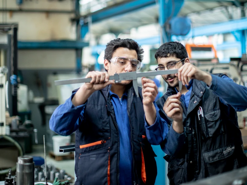 Salariés et locaux de Boost École de production : Usinage - Loiret