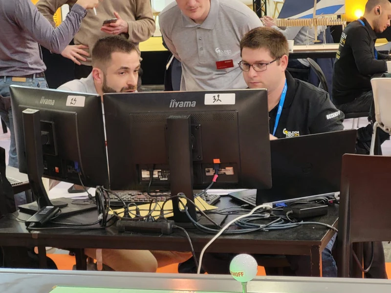 Équipes d'une entreprise de Automatisation industrielle, Fabrication de machines spéciales à Avignon, Apt, Carpentras