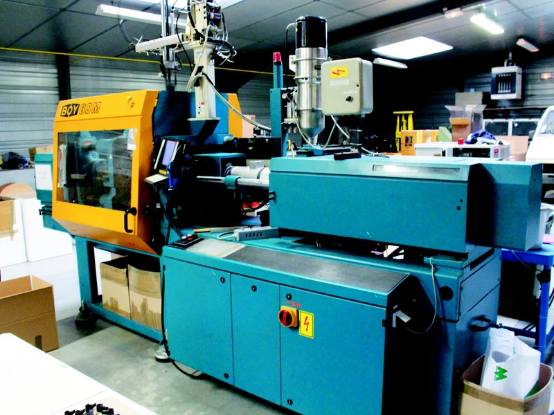 Équipes d'une entreprise de Injection plastique, Extrusion plastique à Clermont-Ferrand, Ambert, Issoire, Riom, Thiers