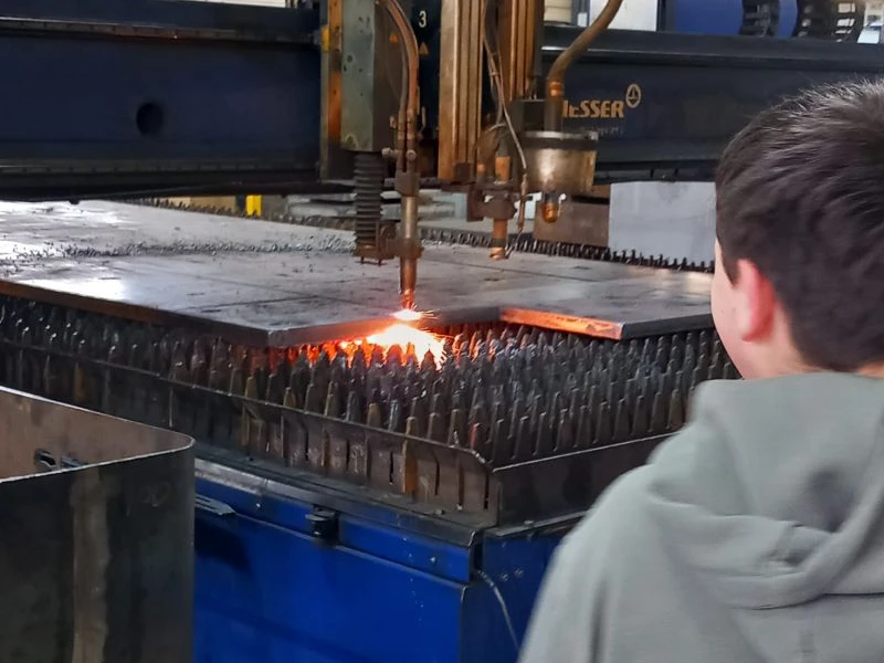 Équipes d'une entreprise de Découpe laser, Soudure, Tôlerie à Rodez, Millau, Villefranche-de-Rouergue