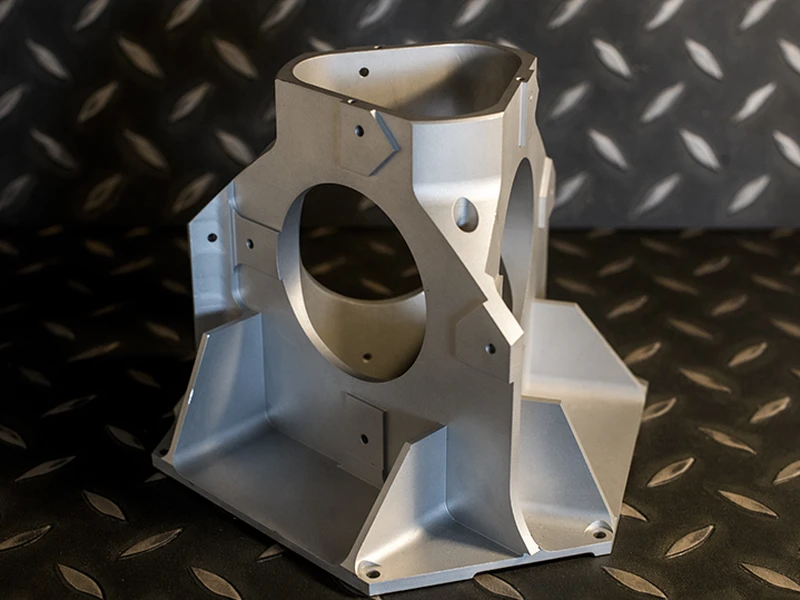 Salariés et locaux de EMM Industrie : Mécanique de précision, Mécano-soudure, Usinage, Fraisage, Tournage, Atelier d'usinage - Alpes-Maritimes