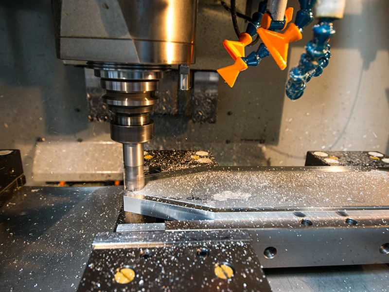 Équipes d'une entreprise de Mécanique de précision, Mécano-soudure, Usinage, Fraisage, Tournage, Atelier d'usinage à Nice, Grasse