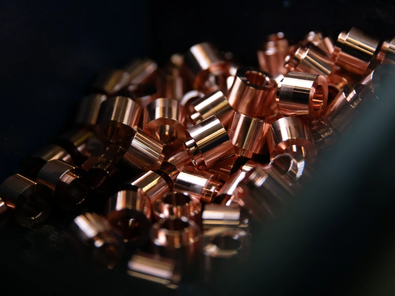 Équipes d'une entreprise de Décolletage, Tournage, Usinage, Mécanique de précision à Lille, Avesnes-sur-Helpe, Cambrai, Dunkerque, Douai, Valenciennes