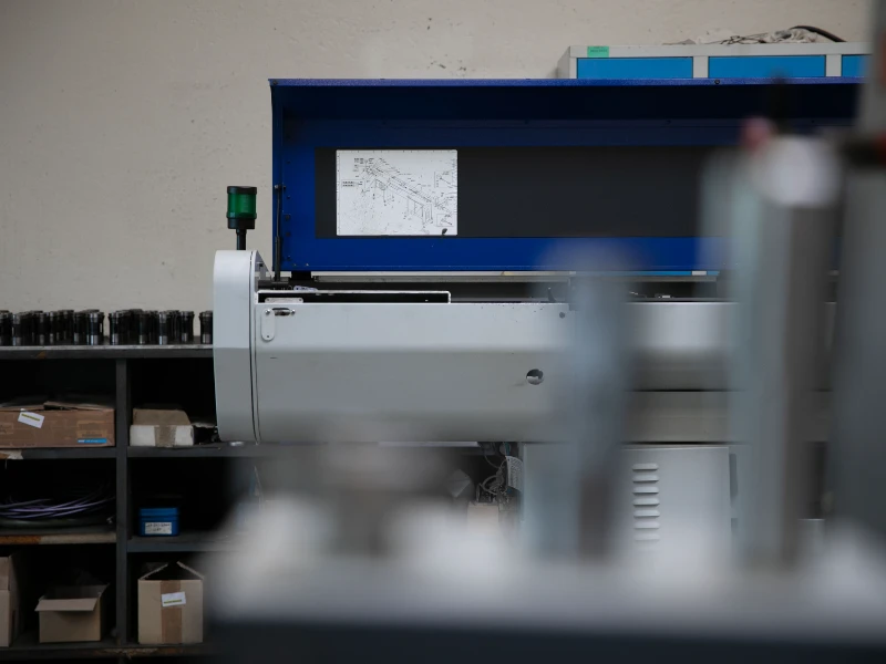 Équipes d'une entreprise de Décolletage, Tournage, Usinage, Mécanique de précision à Lille, Avesnes-sur-Helpe, Cambrai, Dunkerque, Douai, Valenciennes