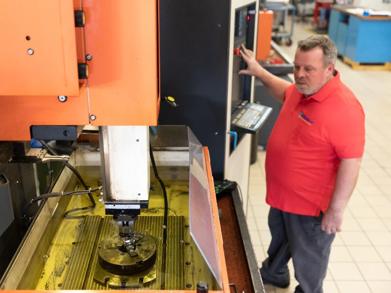 Salariés et locaux de Stimeca SCOP : Usinage, Tournage, Fraisage - Saône-et-Loire