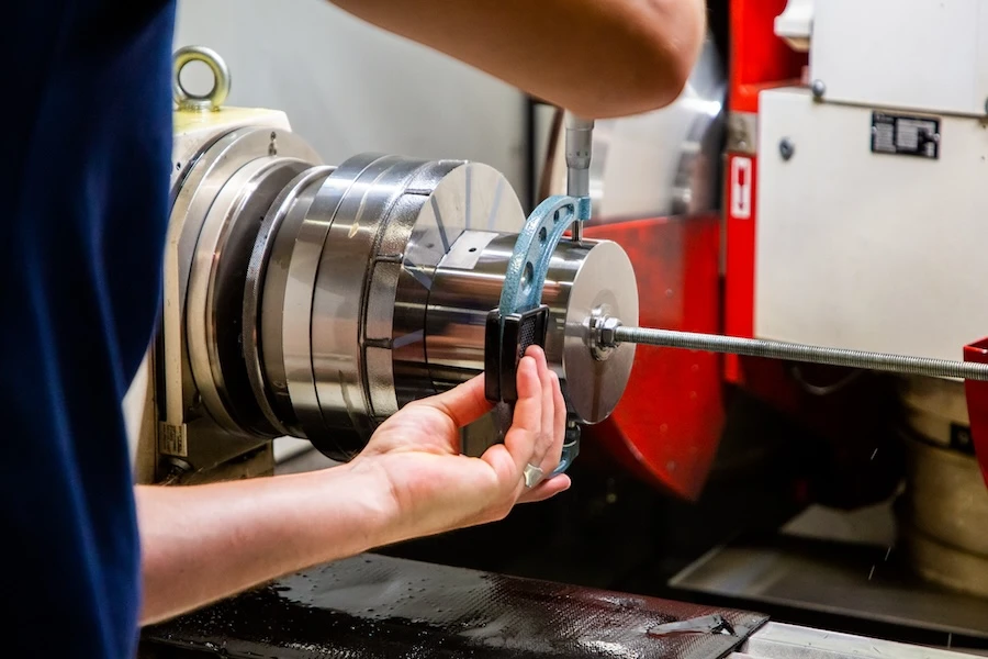 Create Outillage Groupe Evatec Tools entreprise de Fabrication de moules et outillages, Carburier Rhône