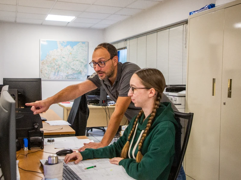Équipes d'une entreprise de Fabrication de moules et outillages, Carburier à 