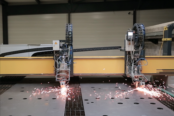 Équipes d'une entreprise de Traitement de surface, Tôlerie, Découpe laser à Besançon, Montbéliard, Pontarlier