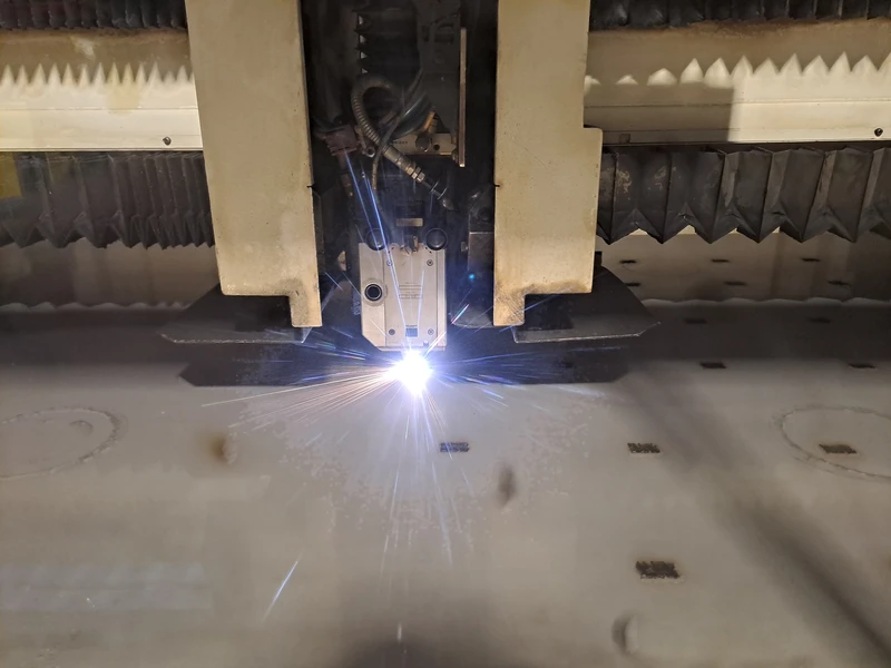 Équipes d'une entreprise de Découpe laser, Soudure, Tôlerie à Mâcon, Autun, Chalon-sur-Saône, Charolles, Louhans