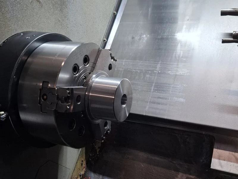 Équipes d'une entreprise de Mécanique de précision, Tournage, Fraisage, Usinage, Atelier d'usinage à Bourg-en-Bresse, Nantua, Belley, Gex