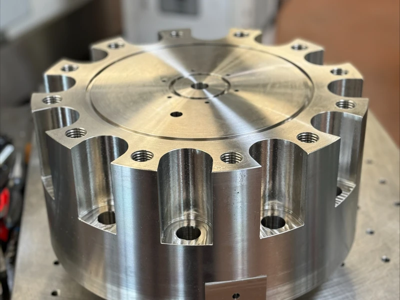 Équipes d'une entreprise de Mécanique de précision, Tournage, Fraisage, Usinage, Atelier d'usinage à Bourg-en-Bresse, Nantua, Belley, Gex