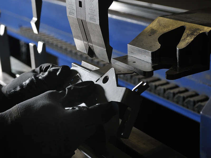 Équipes d'une entreprise de Découpe laser, Mécano-soudure, Tôlerie à Limoges, Bellac, Rochechouart