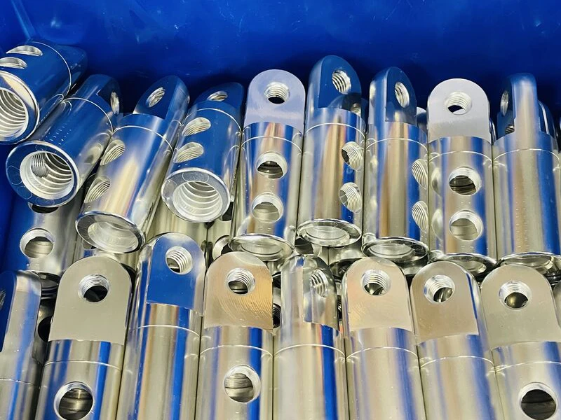 Salariés et locaux de TDS traitement de surface des métaux : Traitement de surface, Argenture, Nickelage, Étamage, Zingage - Rhône