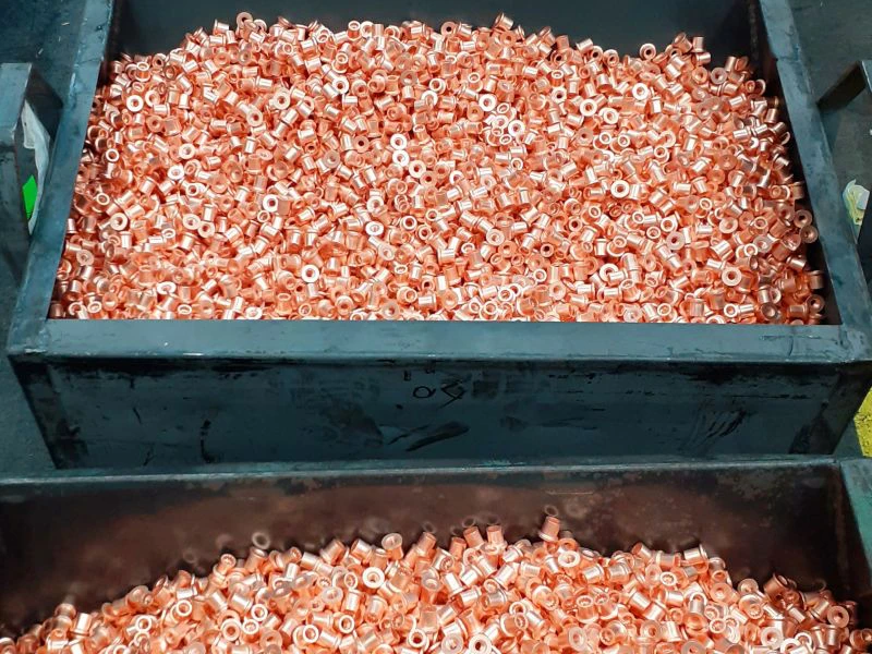 Salariés et locaux de TDS traitement de surface des métaux : Traitement de surface, Argenture, Nickelage, Étamage, Zingage - Rhône