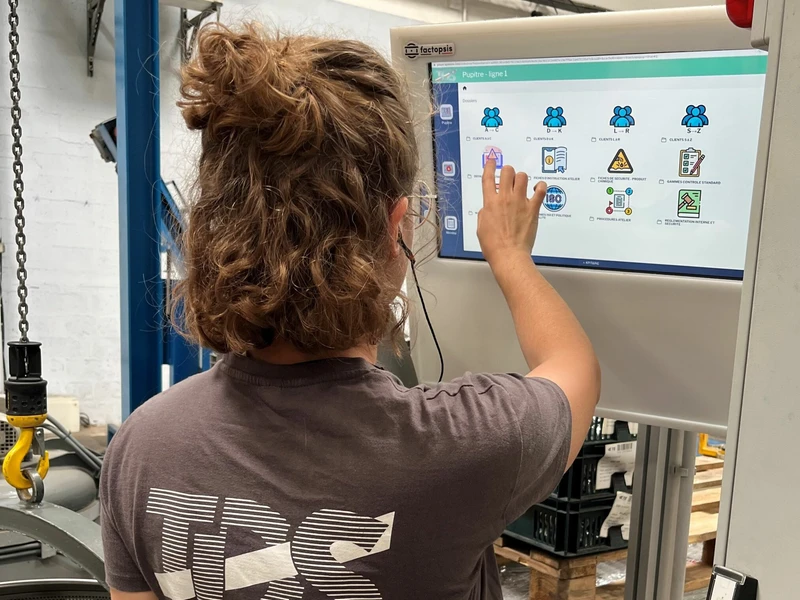 Équipes d'une entreprise de Traitement de surface, Argenture, Nickelage, Étamage, Zingage à Lyon, Villefranche-sur-Saône