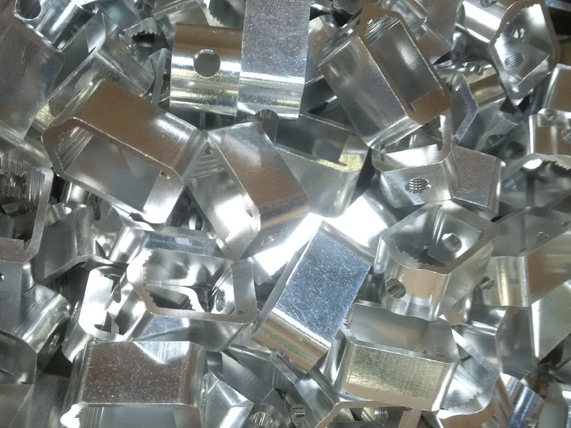 Salariés et locaux de TDS traitement de surface des métaux : Traitement de surface, Argenture, Nickelage, Étamage, Zingage - Rhône